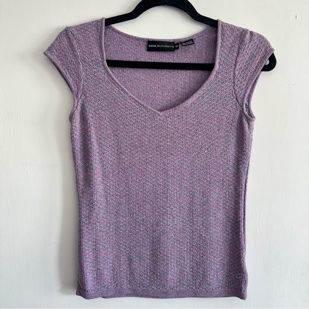 Dana Buchman 100% Silk Cap Sleeve V-Neck Ribbed Blouse Lilac Purple Womens SMALL
